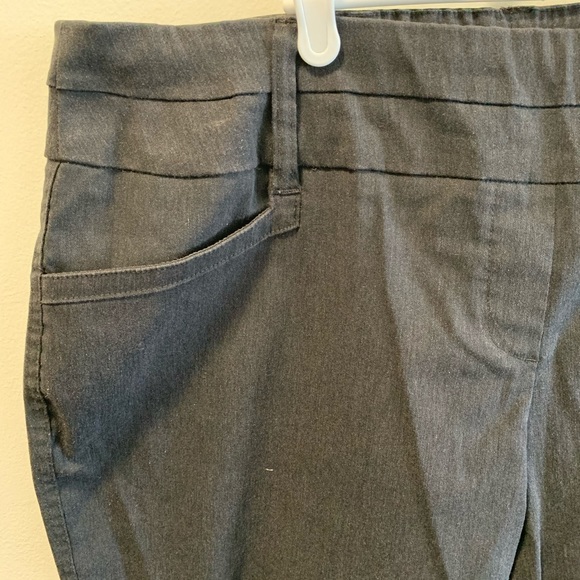 Penningtons Savvy Fit dark gray Capri Pants 20p - Picture 3 of 8